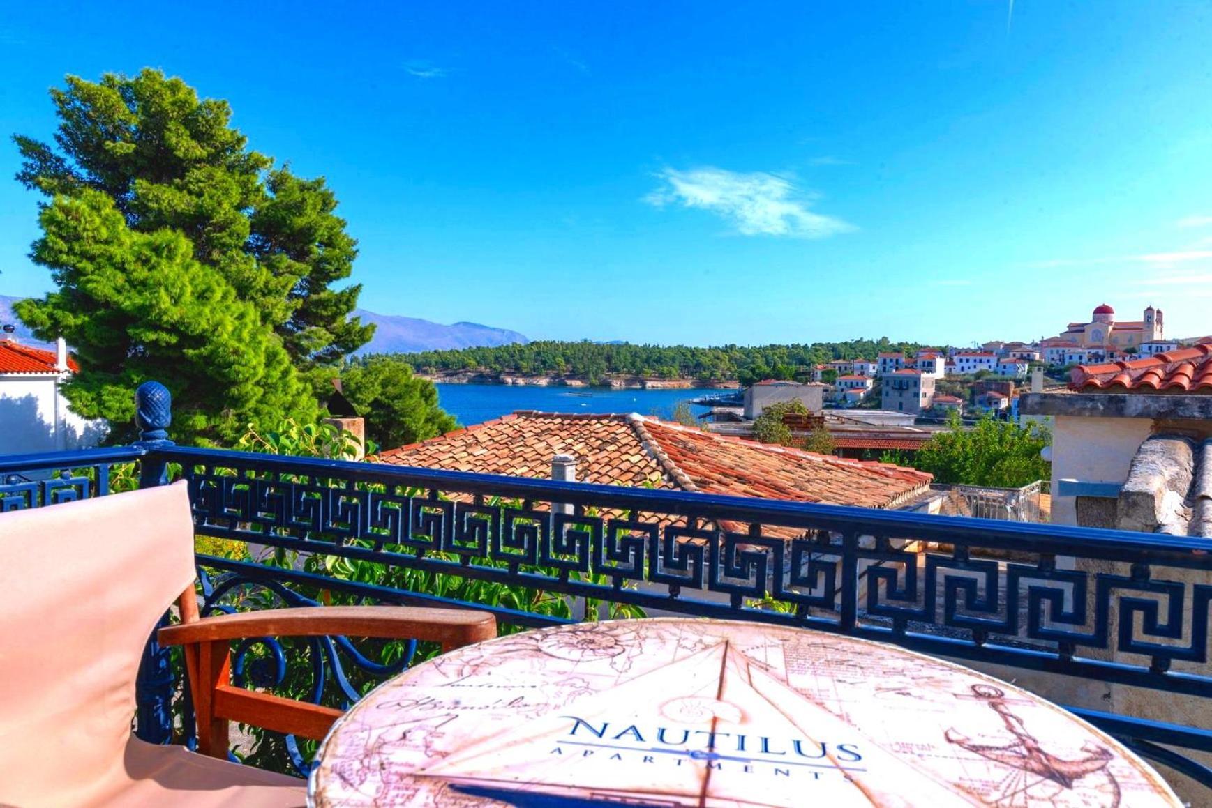 Nautilus Luxury Apartments Galaxídhion Extérieur photo